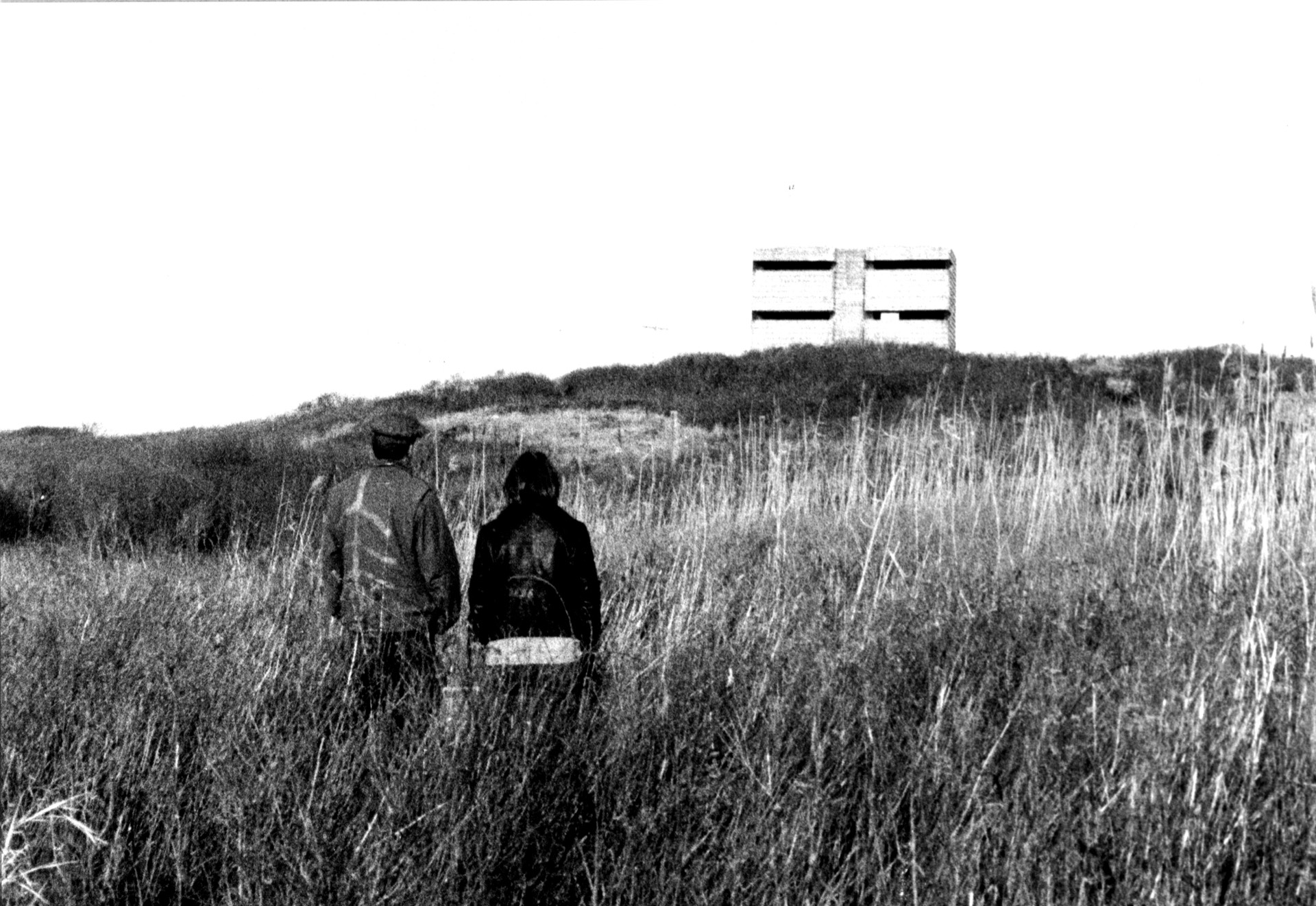 Jim Coleman e Kate Yourke in Black Harvest